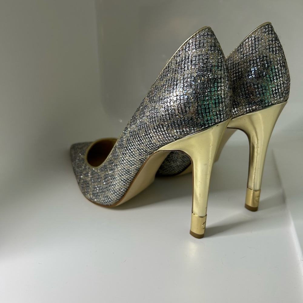 NWT Guess Silver/Gold Metallic Bling Stiletto Heels Size 8.5 Never Worn